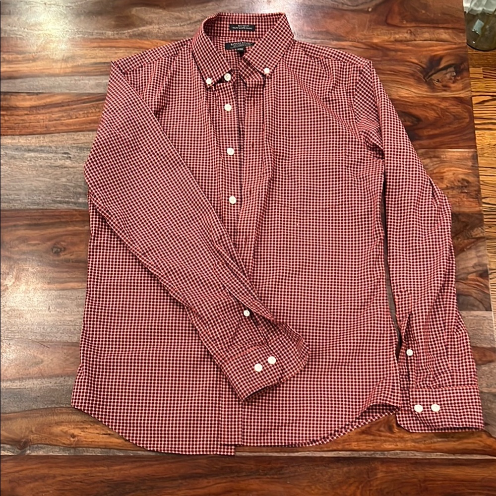 Banana Republic Men's Red Checkered Shirt